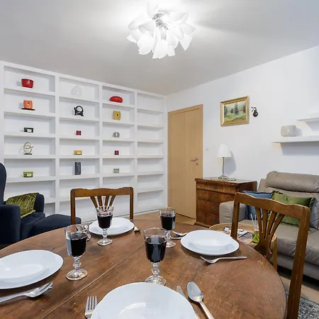 Lumina In Center Varşova