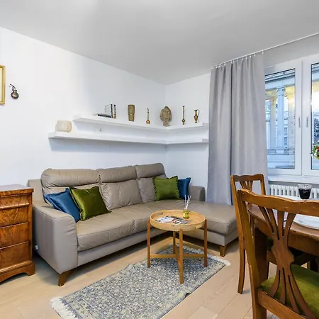 Lumina In Center Varşova