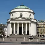 Lumina In Center Of Apartment Warsaw