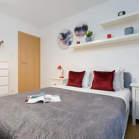 Lumina I 2br With Balcony I Parking I Center Of شقة *