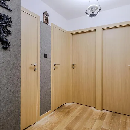 Lumina I 2br With Balcony I Parking I Center Of *