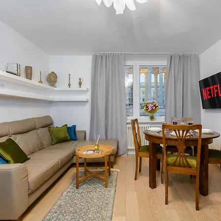 Lumina I 2br With Balcony I Parking I Center Of شقة